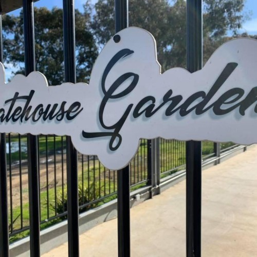 Gatehouse Garden Twilight Mini Market