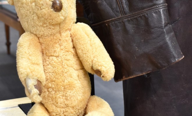 Skin deep - teddy bear with leather footsies - Dec 2023