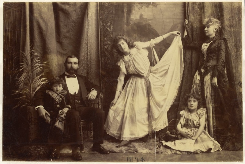 Connecting with the Past - Researching Your Family Tree at Shepparton Library - State Library of Victoria Resources