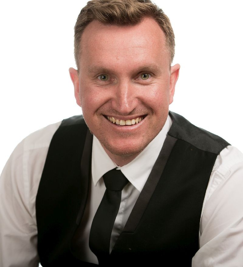 Riverlinks and Winding Road Productions present GLENN STARR: HIT PARADE -- AN AFTERNOON DELIGHT