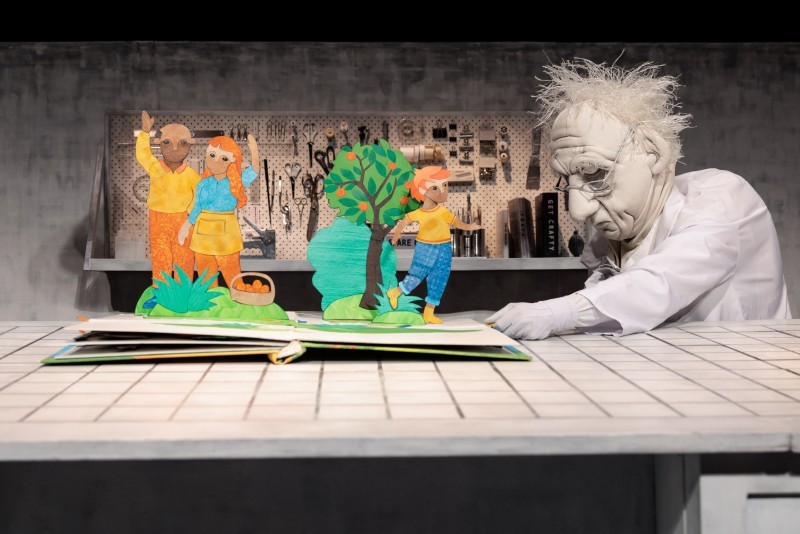 Riverlinks presents THE PAPER ESCAPER -- A Terrapin Production - By Gita Bezard - Part of the 2025 education series