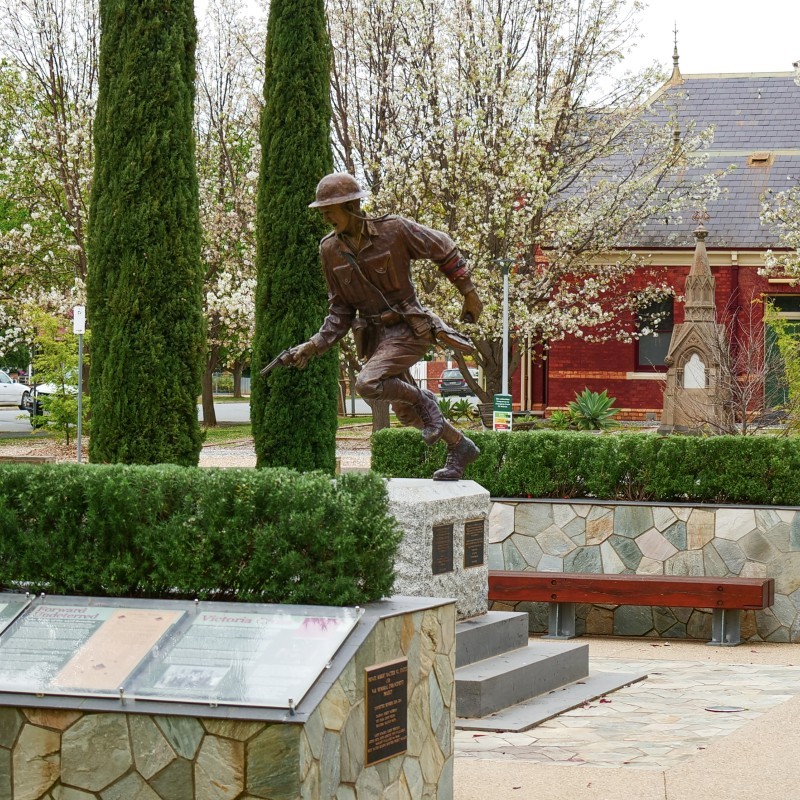 Private Robert Mactier Statue