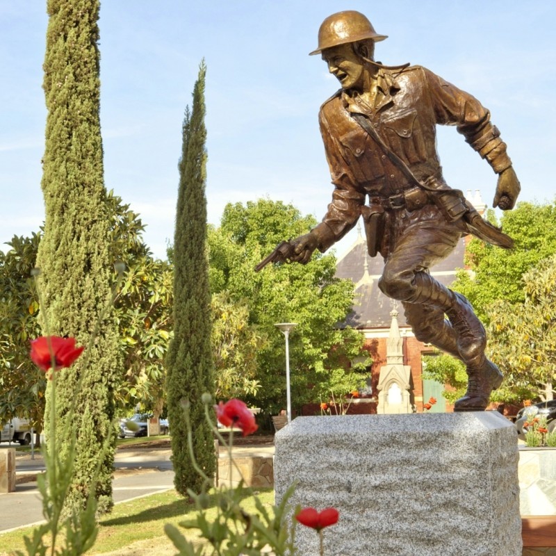 Private Robert Mactier Statue